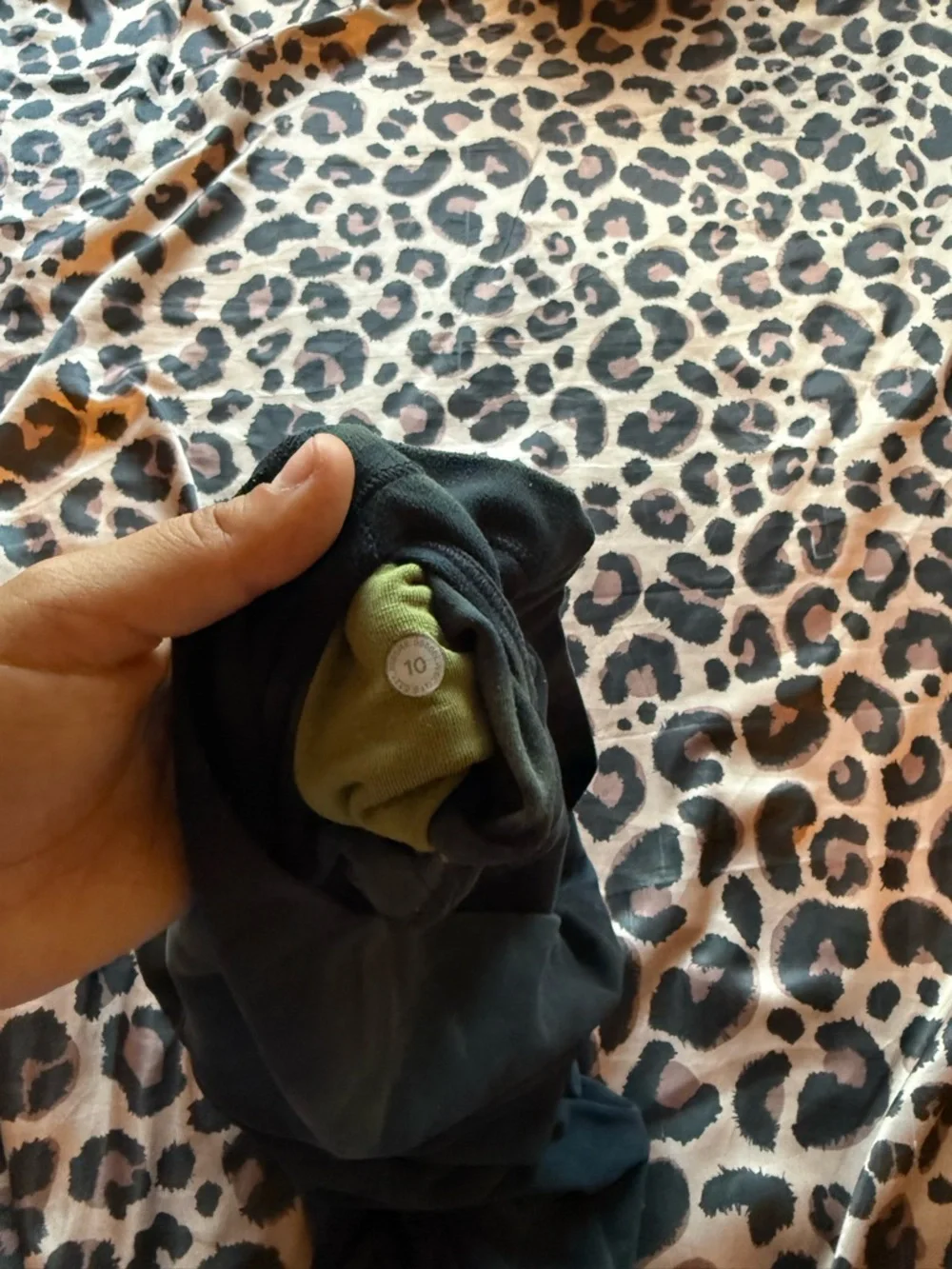 Lululemon Align High-Rise Size 10 Diamond Dye
Graphite Bronze Grey, Green 25” - Picture 7 of 9